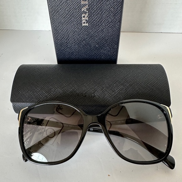 Authentic Unisex Sunglasses Prada. - Picture 2 of 11